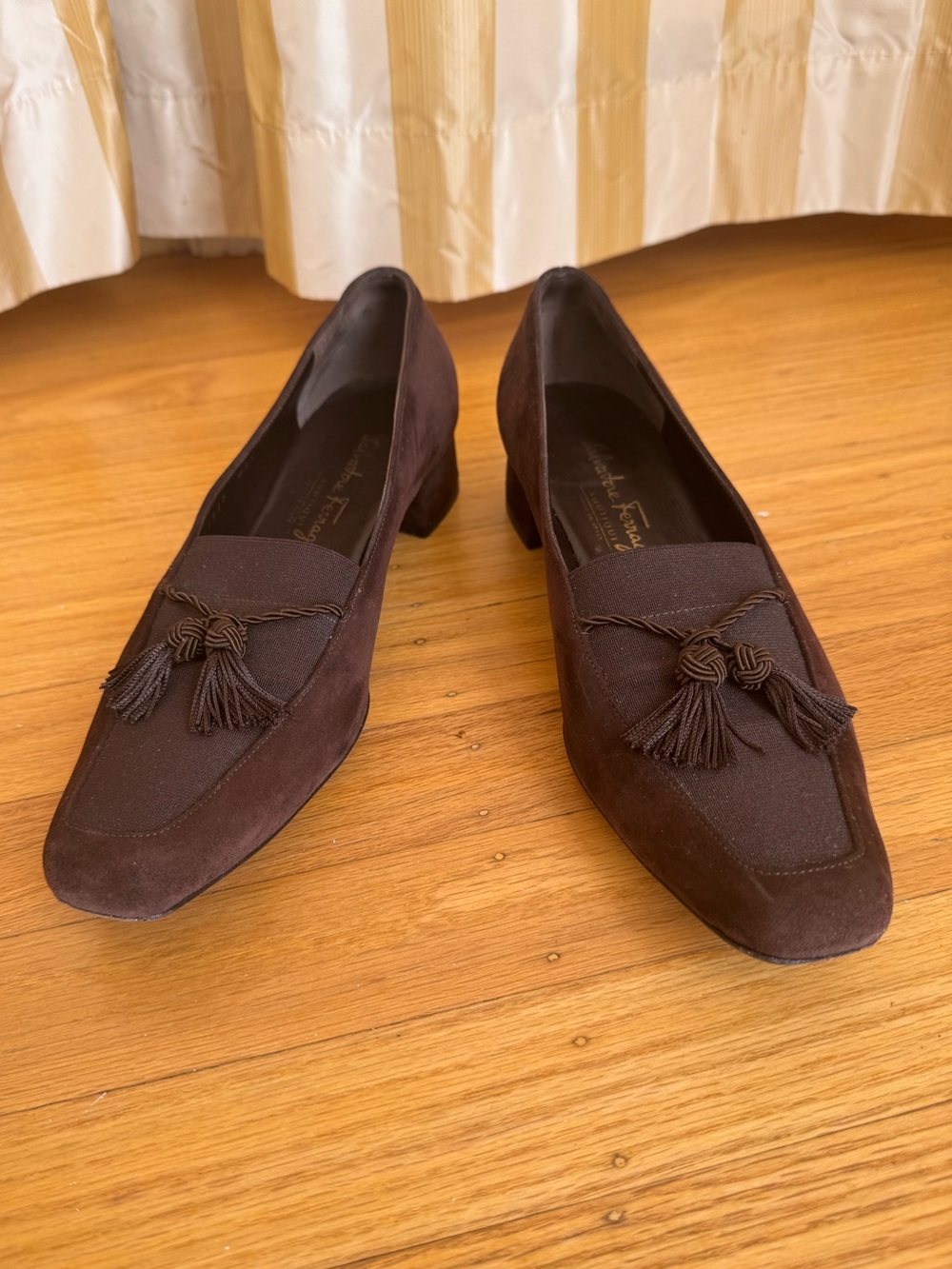 Vintage Salvatore Ferragamo Suede Tassel Loafer Heels Dark Brown Size 7.5-8 - Picture 4 of 9